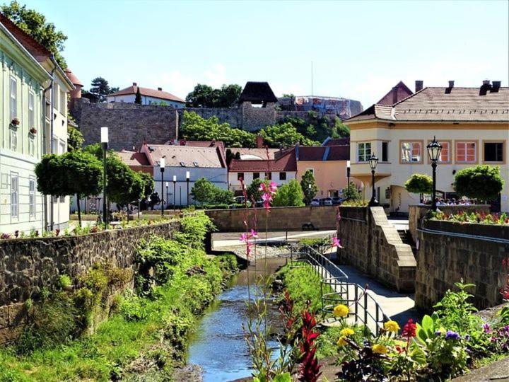 Foglal-Lak Apartman Eger Buitenkant foto